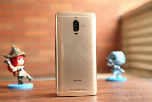 华为Mate 9 Pro背面