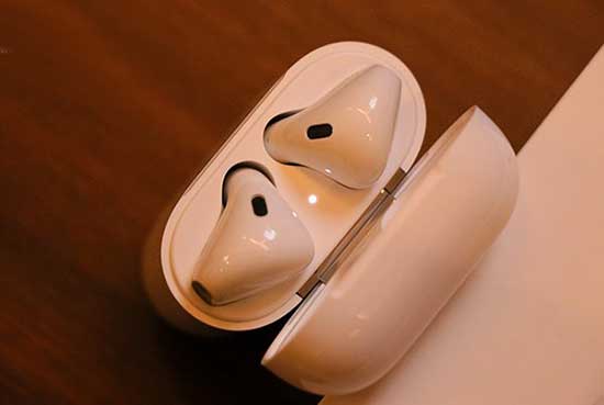 苹果无线耳机AirPods