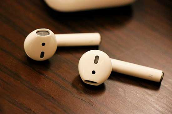 苹果无线耳机AirPods